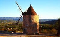 Windm&uuml;hle oberhalb St.-Saturnin-les-Apt (Provence)